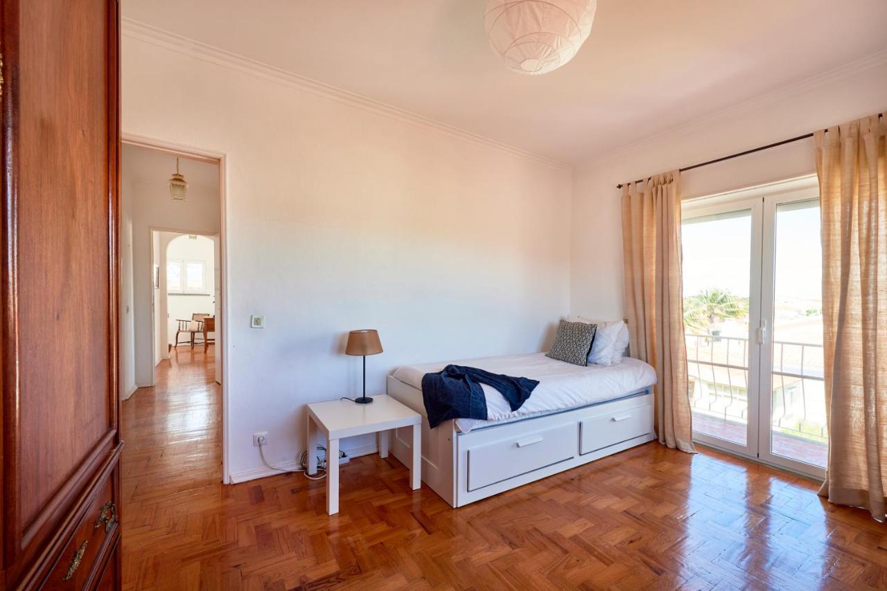 Bright Apartment With Garden In كاسكايس المظهر الخارجي الصورة